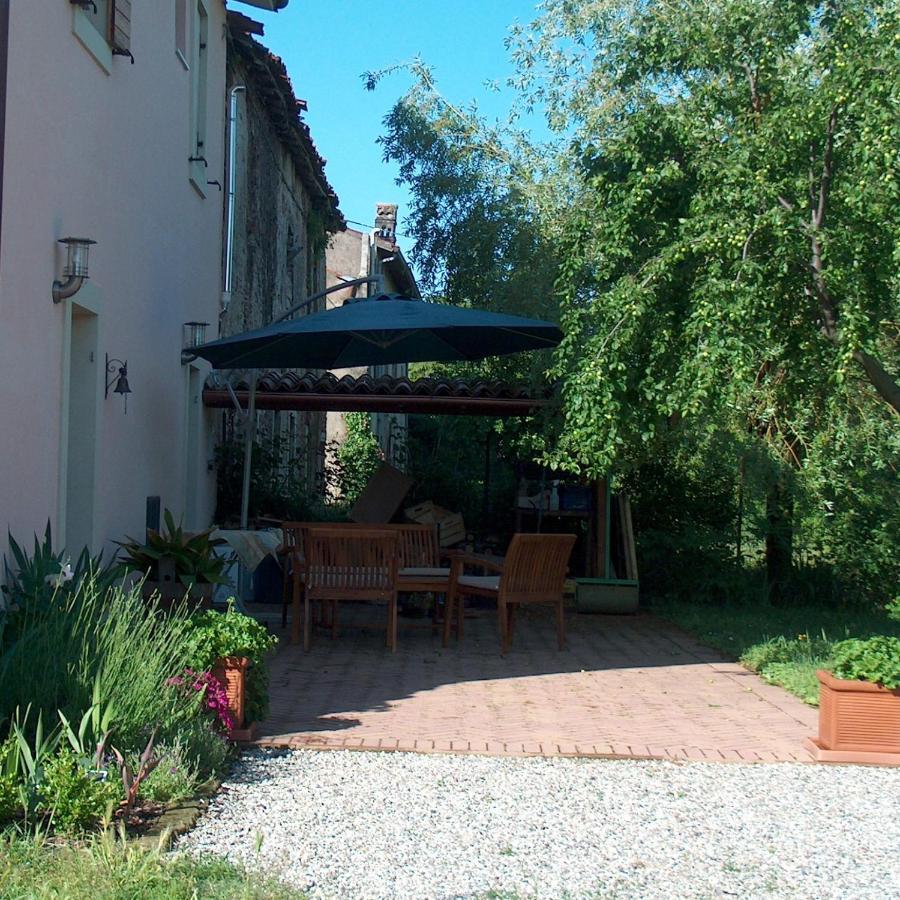Una Casa Di Campagna Dossobuono Luaran gambar